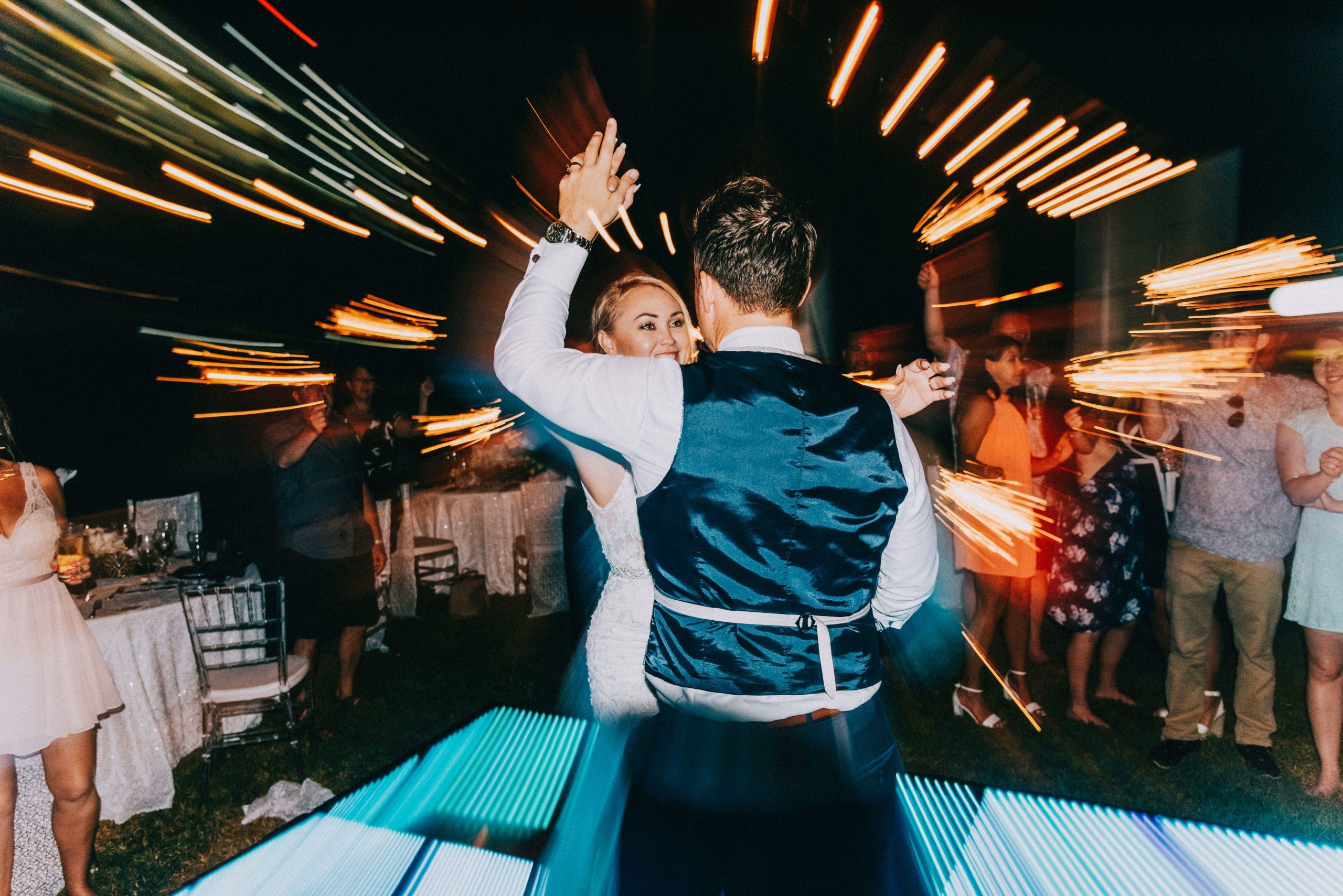 couple dancing on a wedding