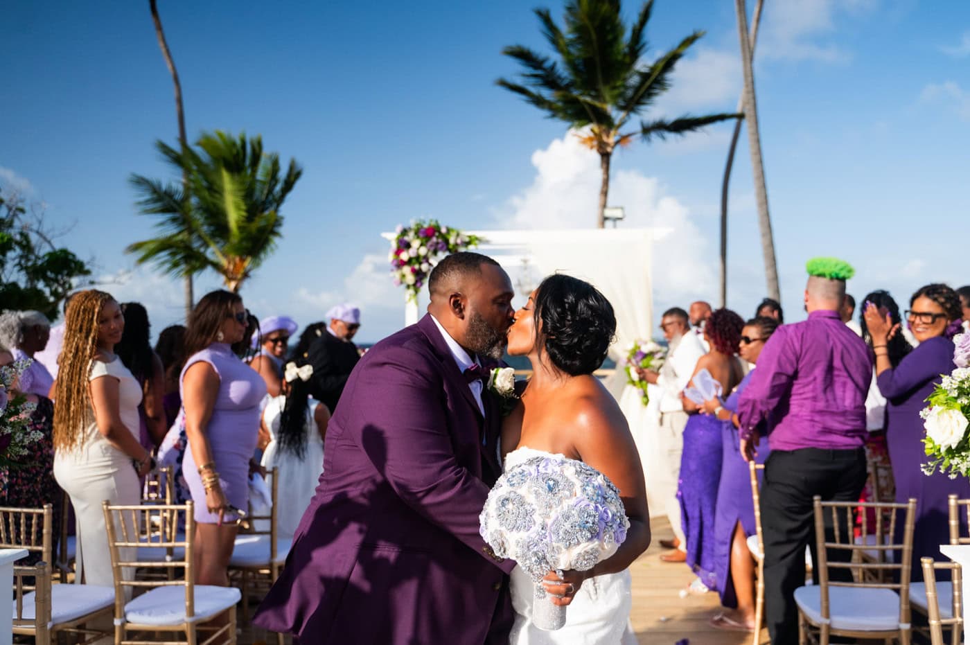 Delonna & George Kissing at Dreams Flora Wedding