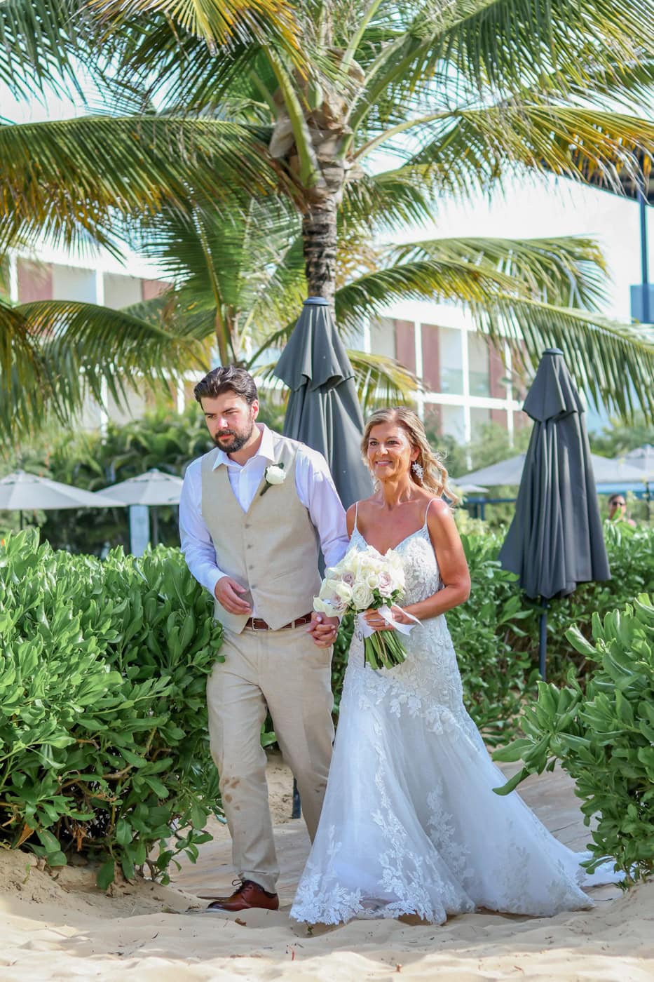 Kelly going to the ceremony at Live Aqua Punta Cana