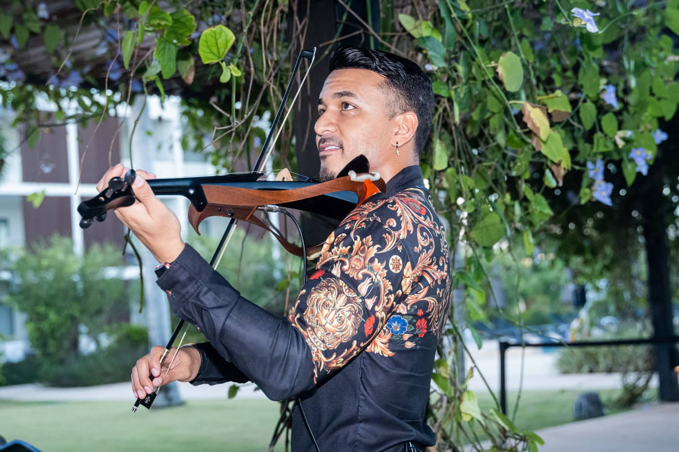 Violinist at Live Aqua Wedding